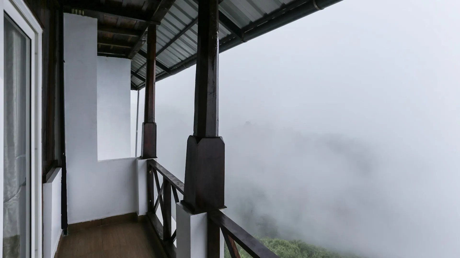 Hotel Treebo Forest County Munnar