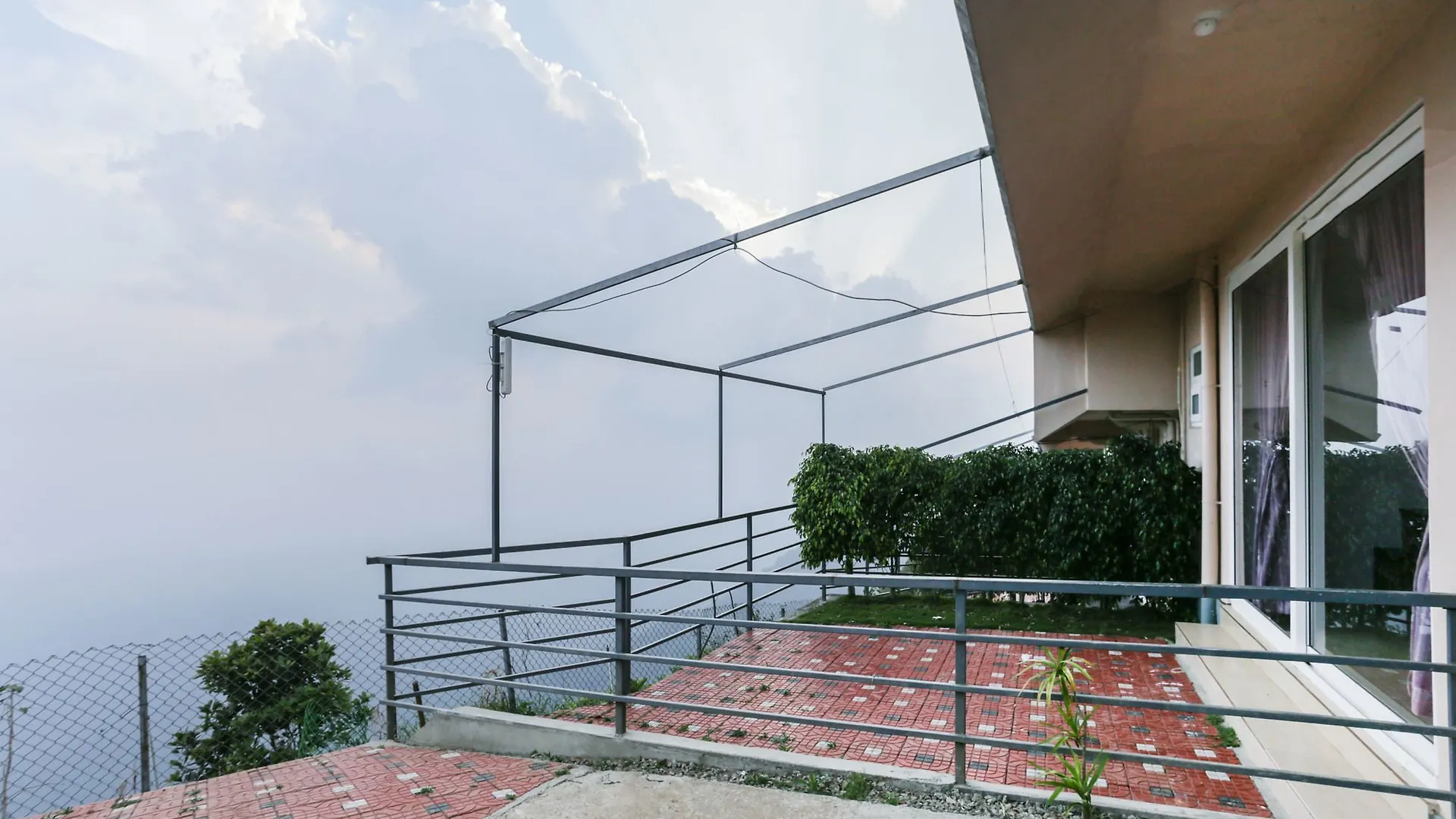Hotel Treebo Forest County Munnar